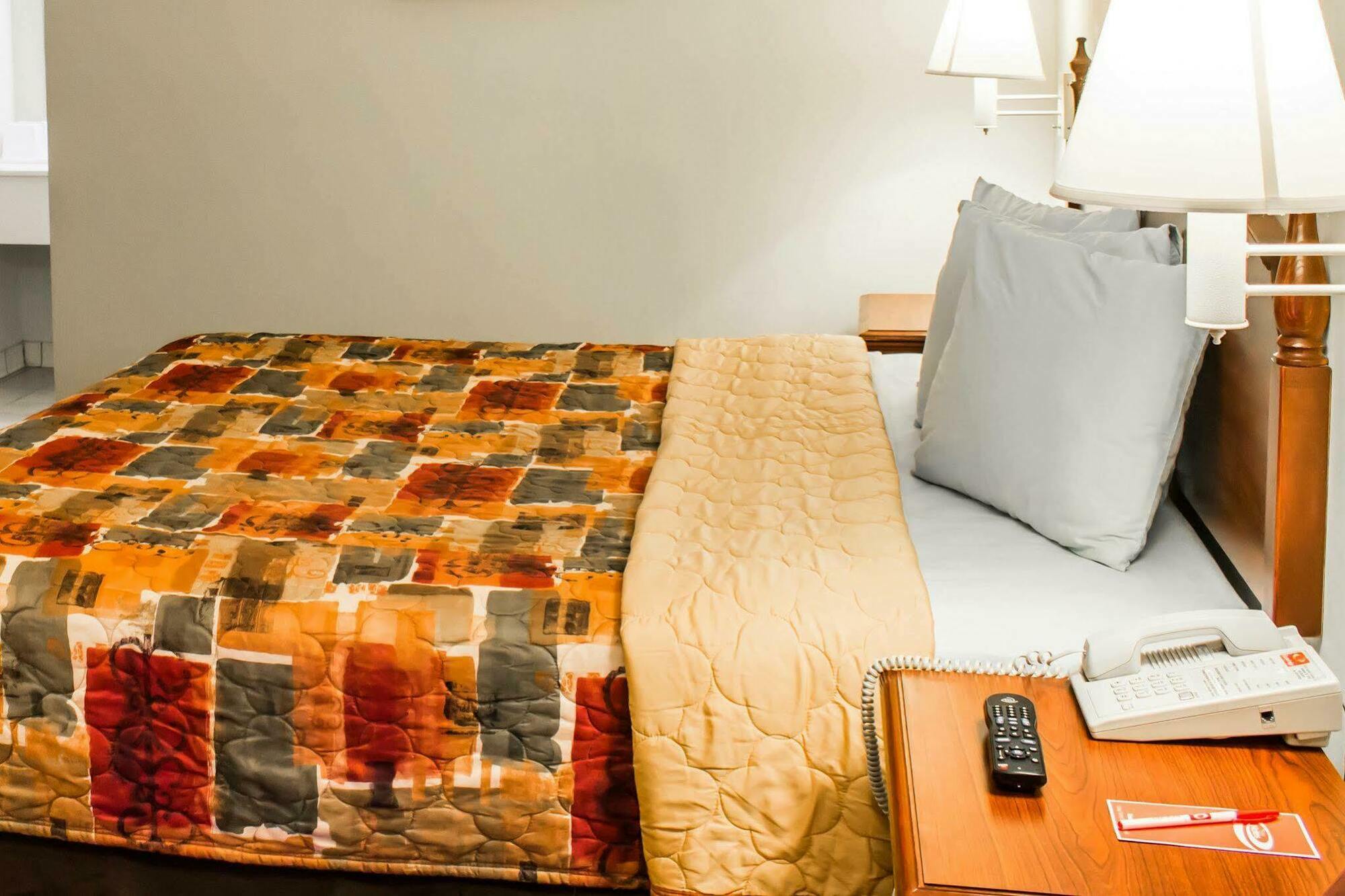 Econo Lodge Goldsboro Hwy 70 Eksteriør billede